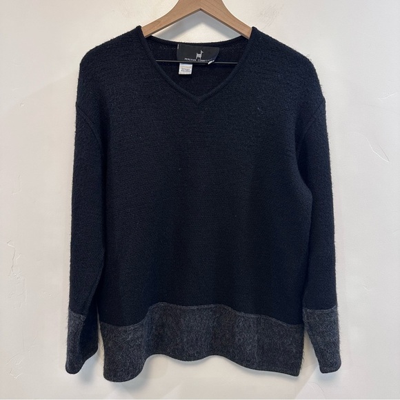 Peruvian Connection Sweaters - Peruvian Connection Black V-Neck Sweater 100%
Alpaca Knit Size s Women's